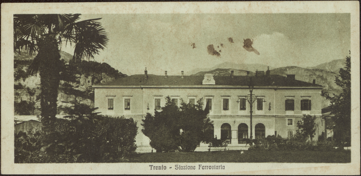 66x137 mm, b/n. Probably published between 1920 and 1930